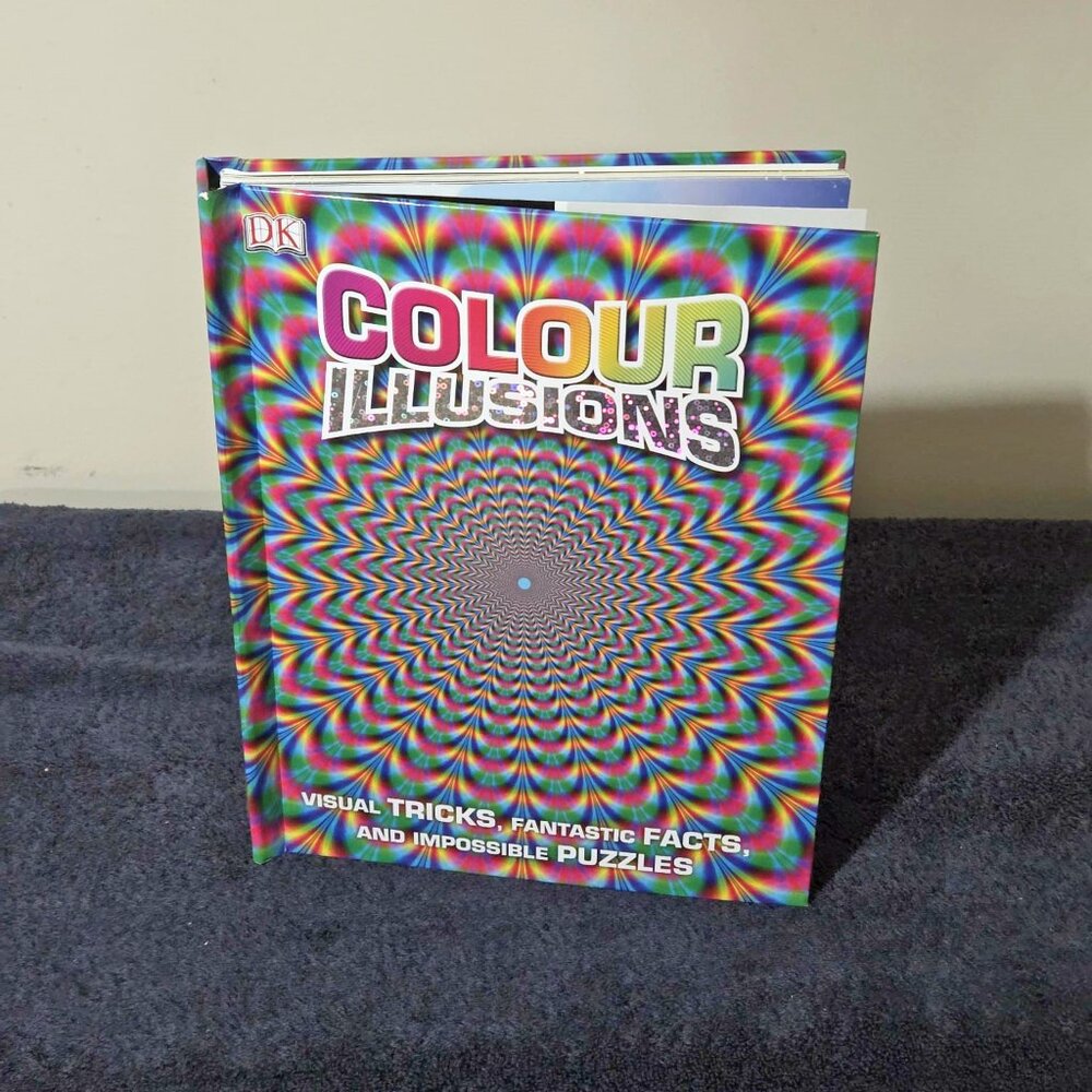 📘 DK “Colour Illusions” Pop-Up & Interactive Book – Excellent Condition